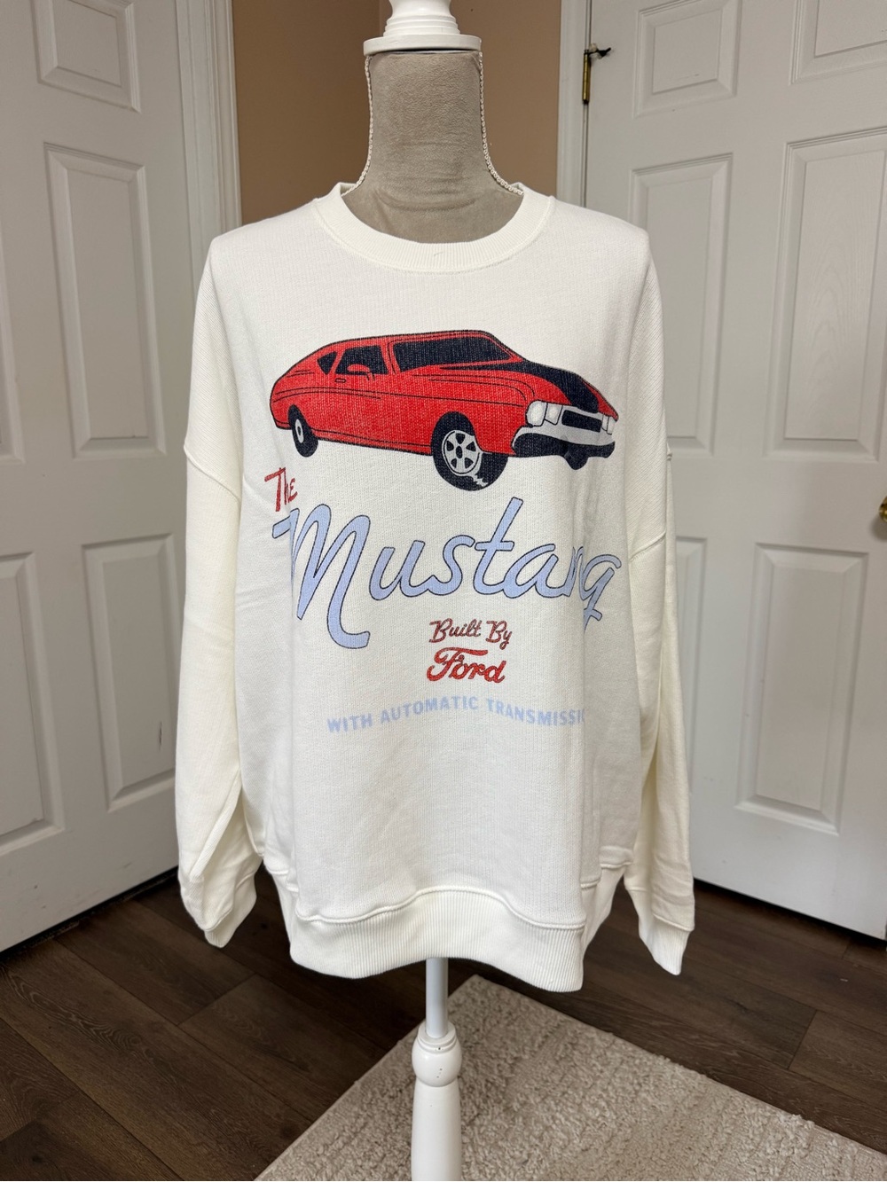 New Women’s American Eagle White Mustang Pullover Sweatshirt Size XL - Picture 3 of 7